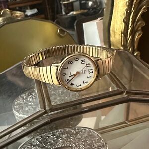 Vintage timex watch (women’s)